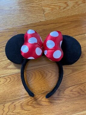 Disney Minnie Mouse Red & White Polka Dot Bow Ear Headband